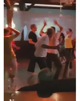Stimmung TantraDisco im Zeughaushof